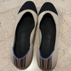 Rothy’s 2 tone tan and black flats